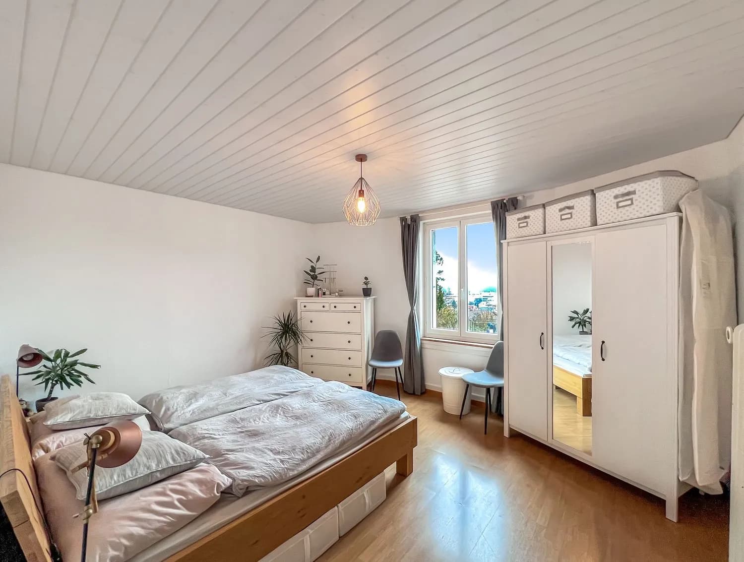 Modern 2.5-Zimmer-Apartment mit Balkon, Köniz