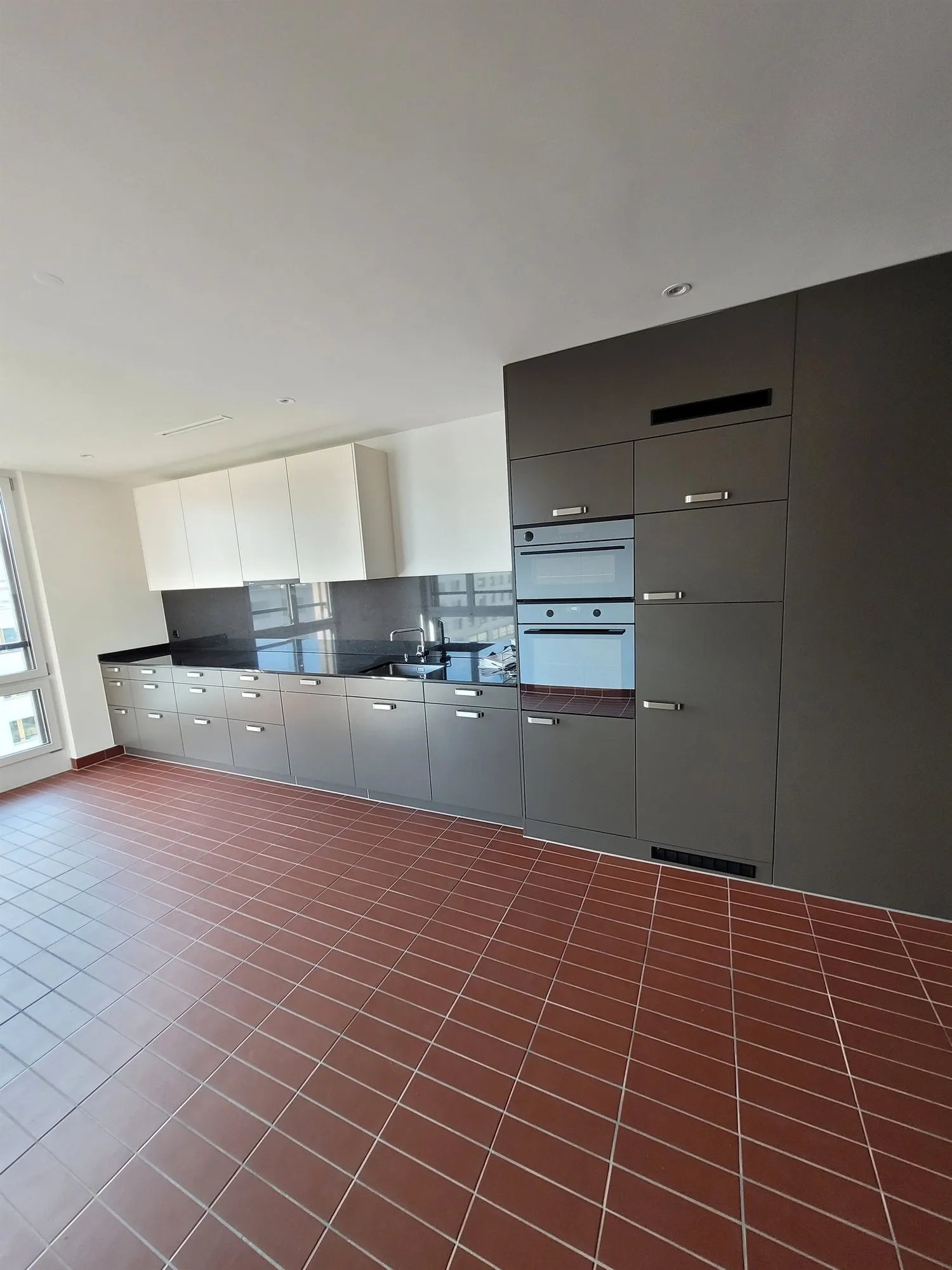 Top moderne Wonung an der Sihl