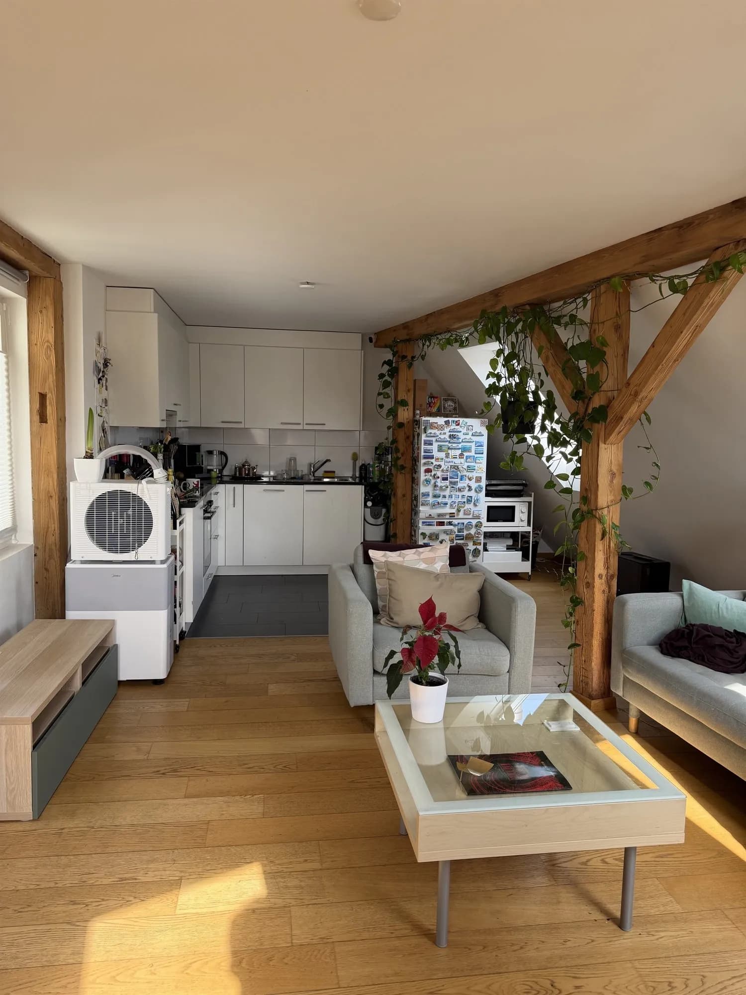 Sanierter Altbau am Bahnhof Enge