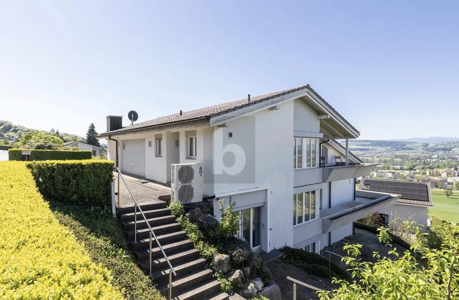 EINZIGARTIG MIT HERRLICHER AUSSICHT