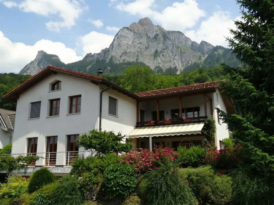 6.5 ZIMMER EINFAMILIENHAUS