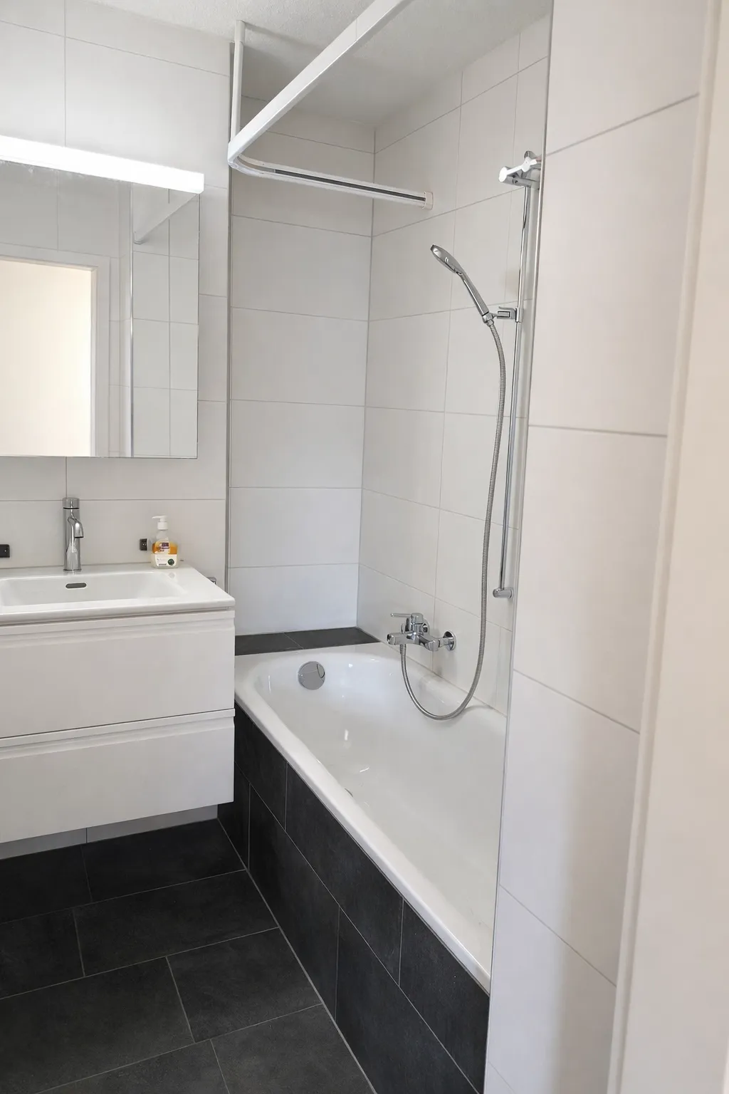 Top gepflegte Dachwohnung mit Balkon