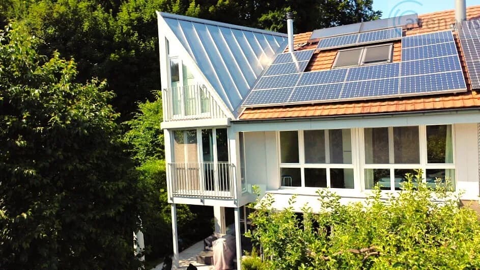 Doppeleinfamilienhaus mit grossem Gartenparadies nahe am Waldrand