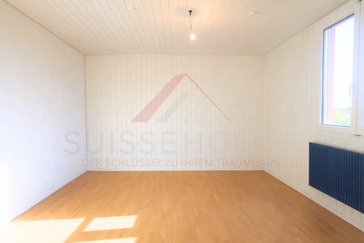 Grosszügiges Einfamilienhaus mit Seesicht und Pool