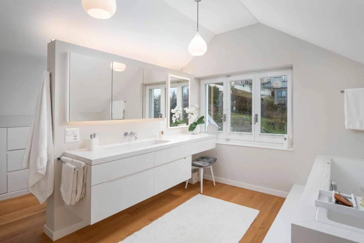 Komplett renoviert, mit Pool und traumhafter Aussicht!