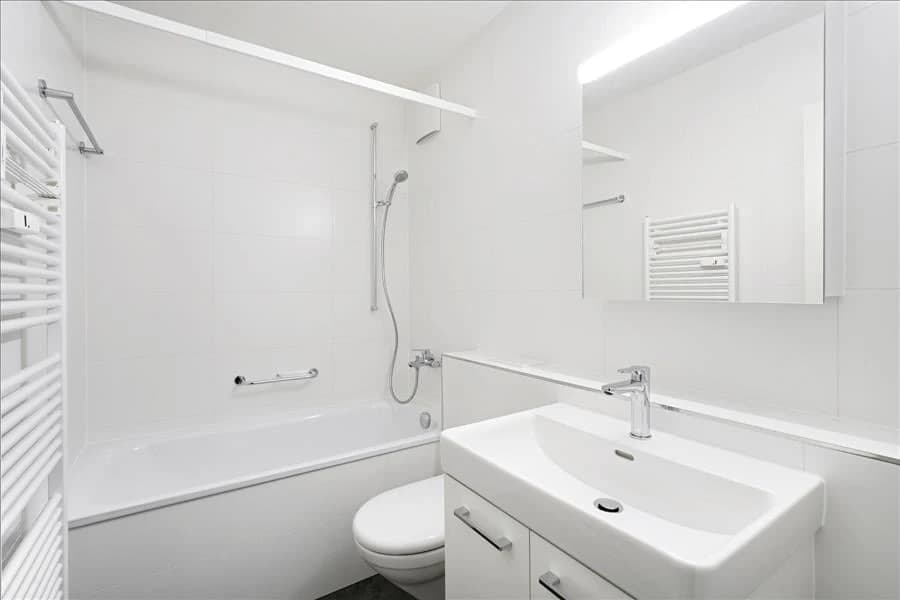 Helle, moderne Wohnung im Grünen