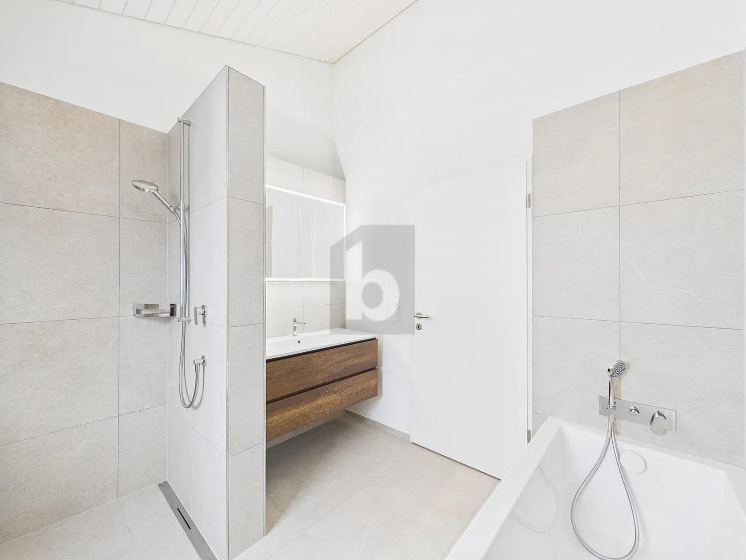 BEZUGSBEREIT! HOCHWERTIG UND FAMILIENFREUNDLICH (A)