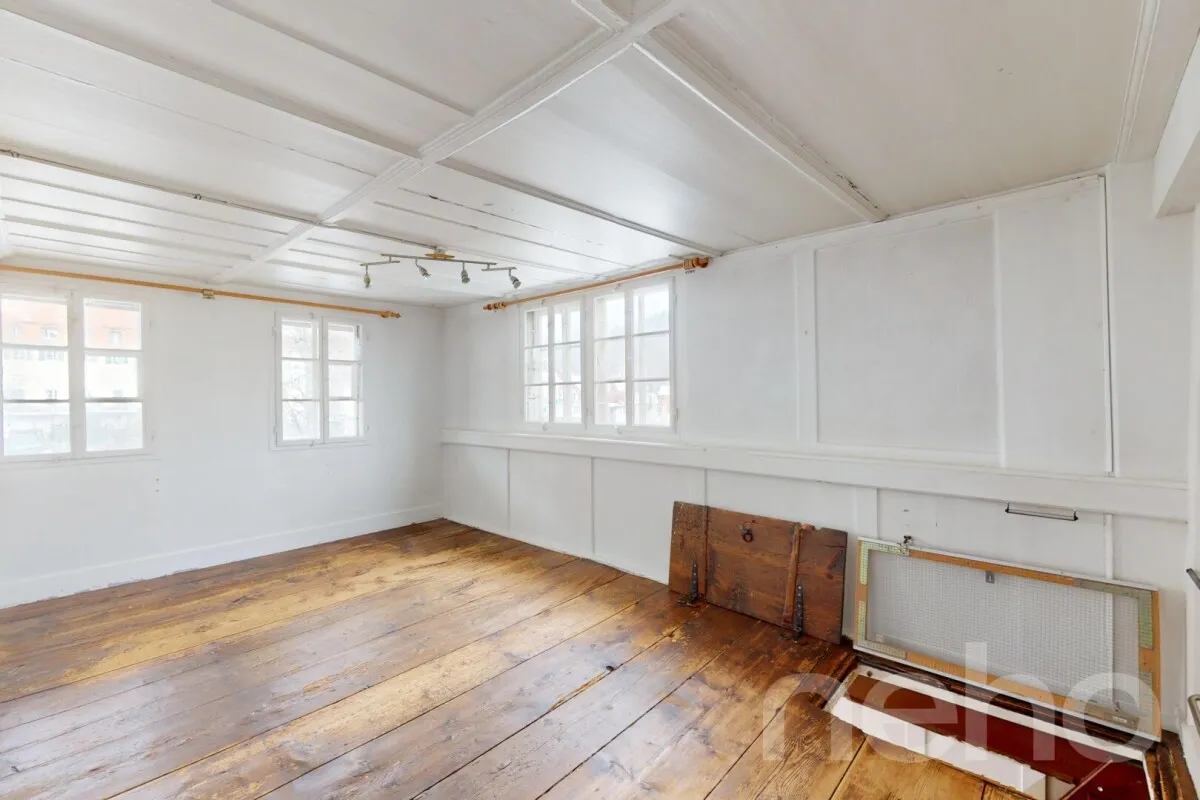 Denkmalgeschütztes 8-Zimmer Doppeleinfamilienhaus an zentraler Lage