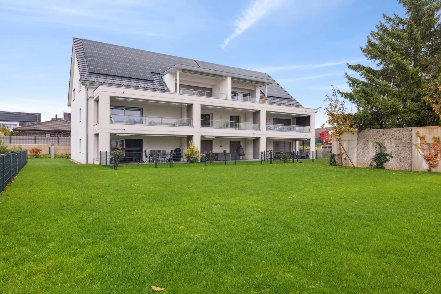 Moderne Neubauwohnung im Minergiestandard mit Waschturm