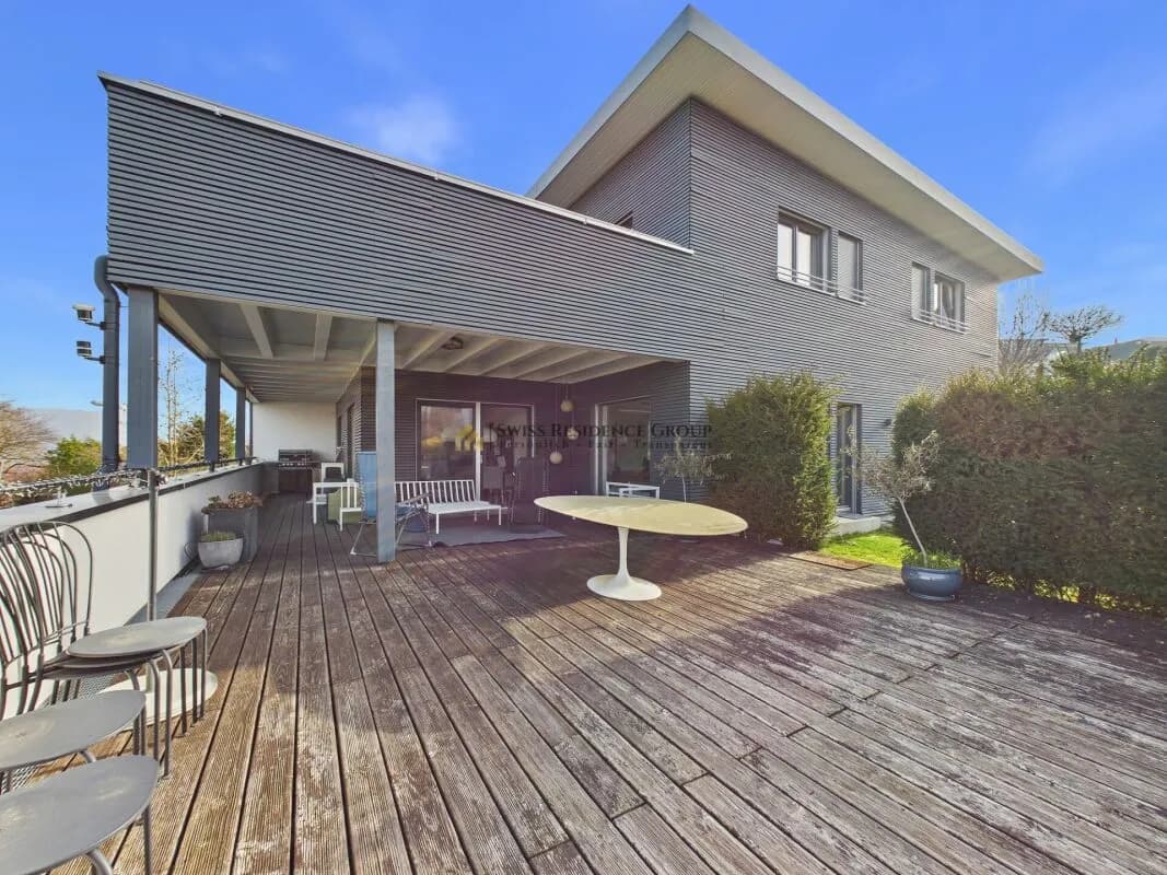 Modernes Generationenhaus mit Terrassen, Garten und Weitsicht in Bellmund