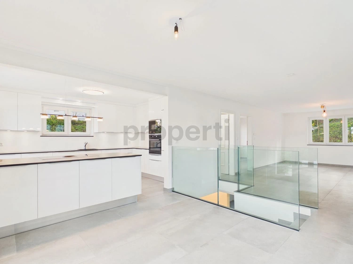 Modernes 4.5-Zimmer-Einfamilienhaus mit Balkon, Füllinsdorf