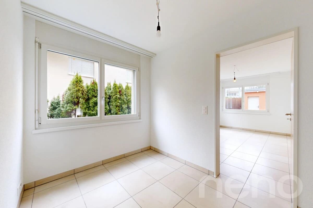 Moderne 4.5-Zimmer Gartenwohnung in Egg bei Zürich