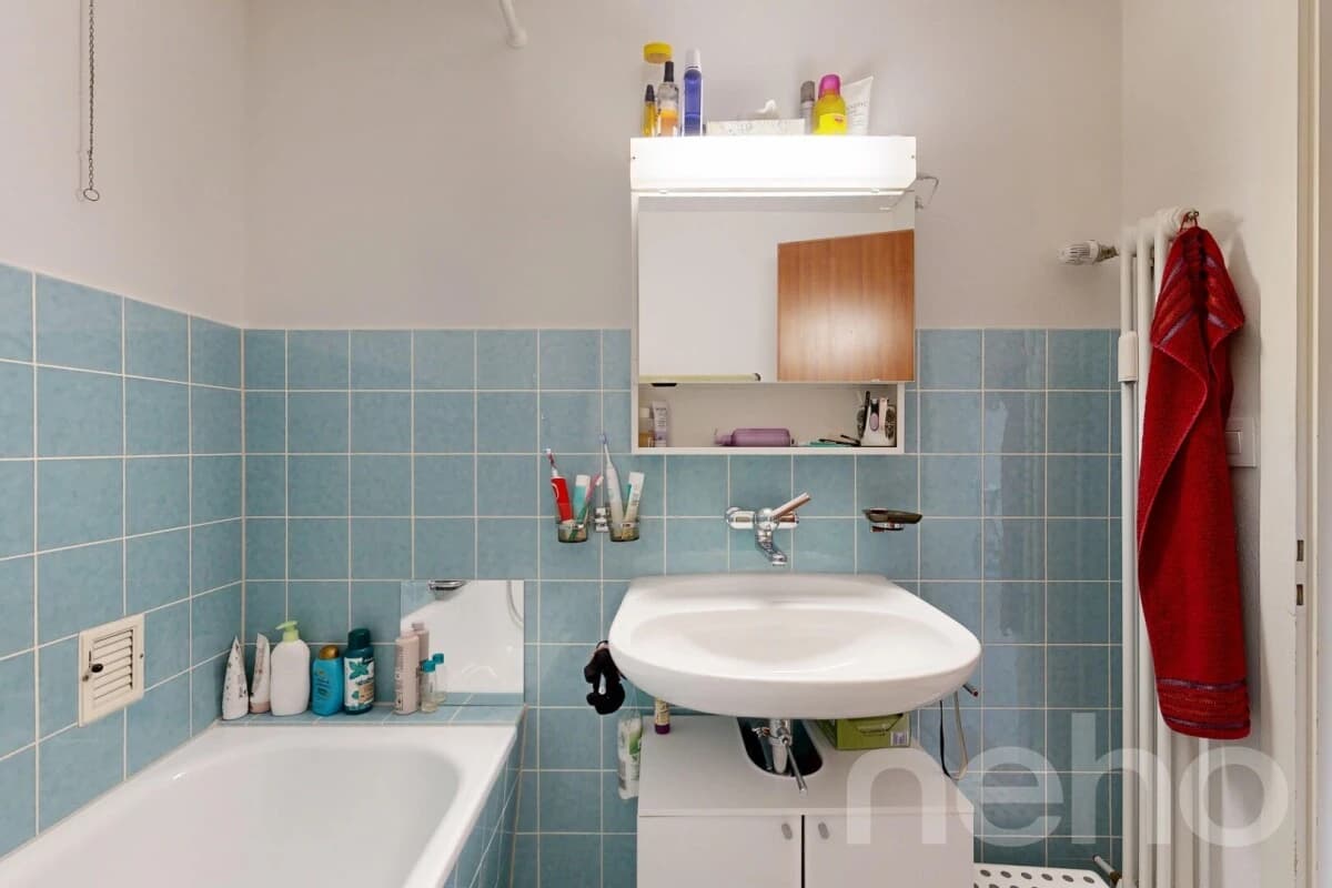 Preiswerte Dachwohnung an ruhiger Lage