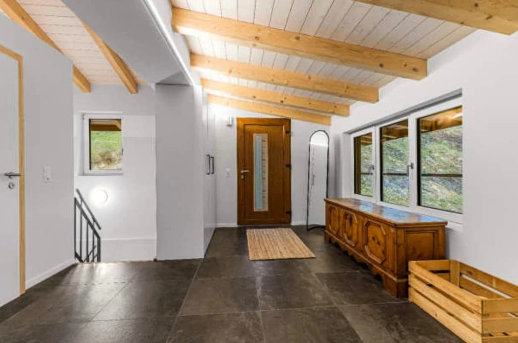 Exklusive Alleinlage mit grossem Umschwung in Goldiwil  sonnig & absolut privat