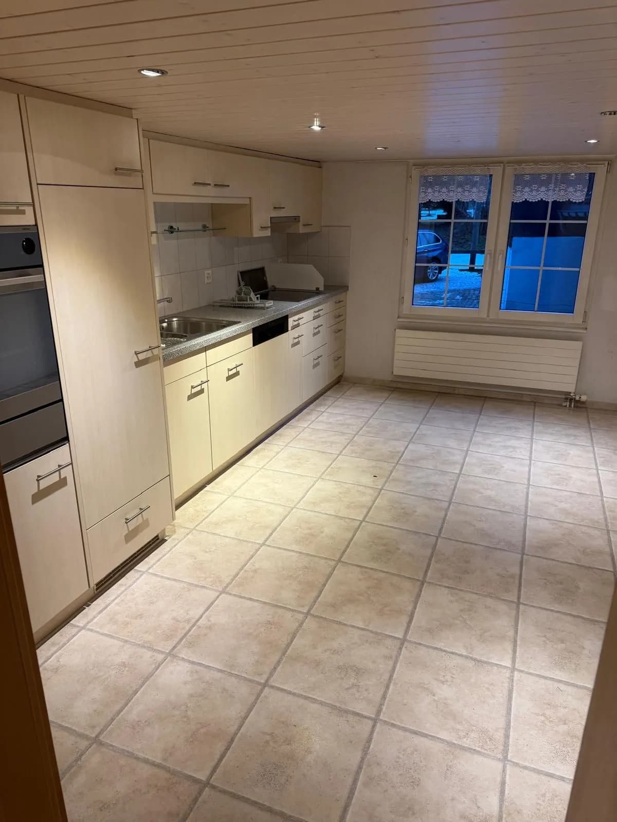 Charmantes 6.5-Zimmer-Einfamilienhaus mit grosszügigem Stauraum, Glarus Süd