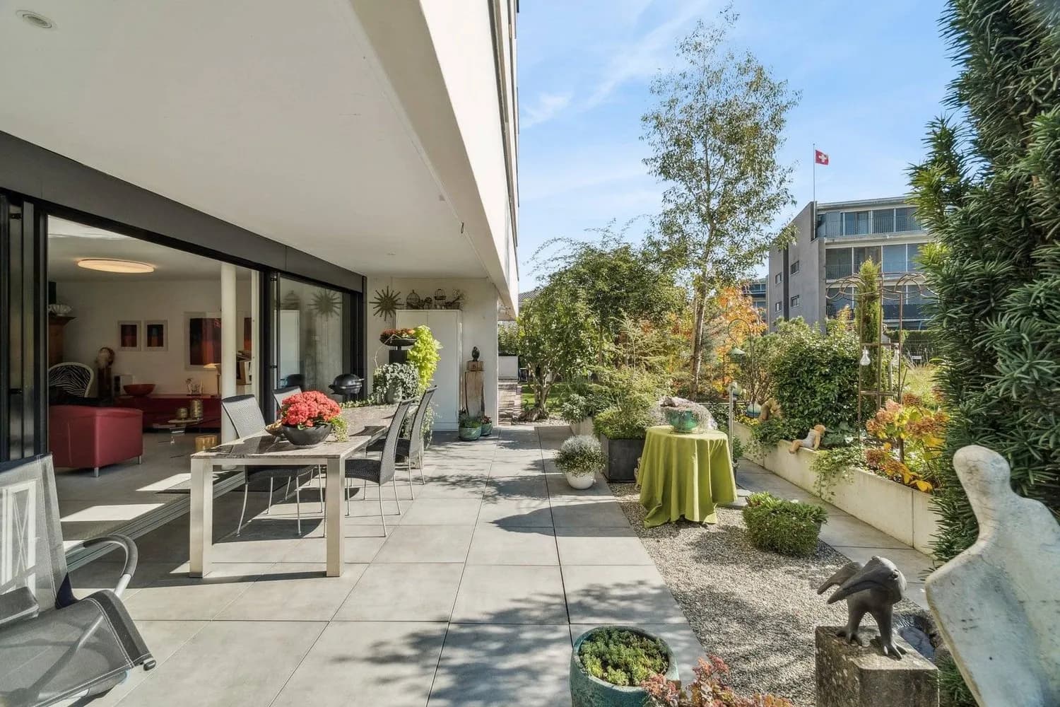 GARTENWOHNUNG MIT SICHT IN DEN OBSTGARTEN