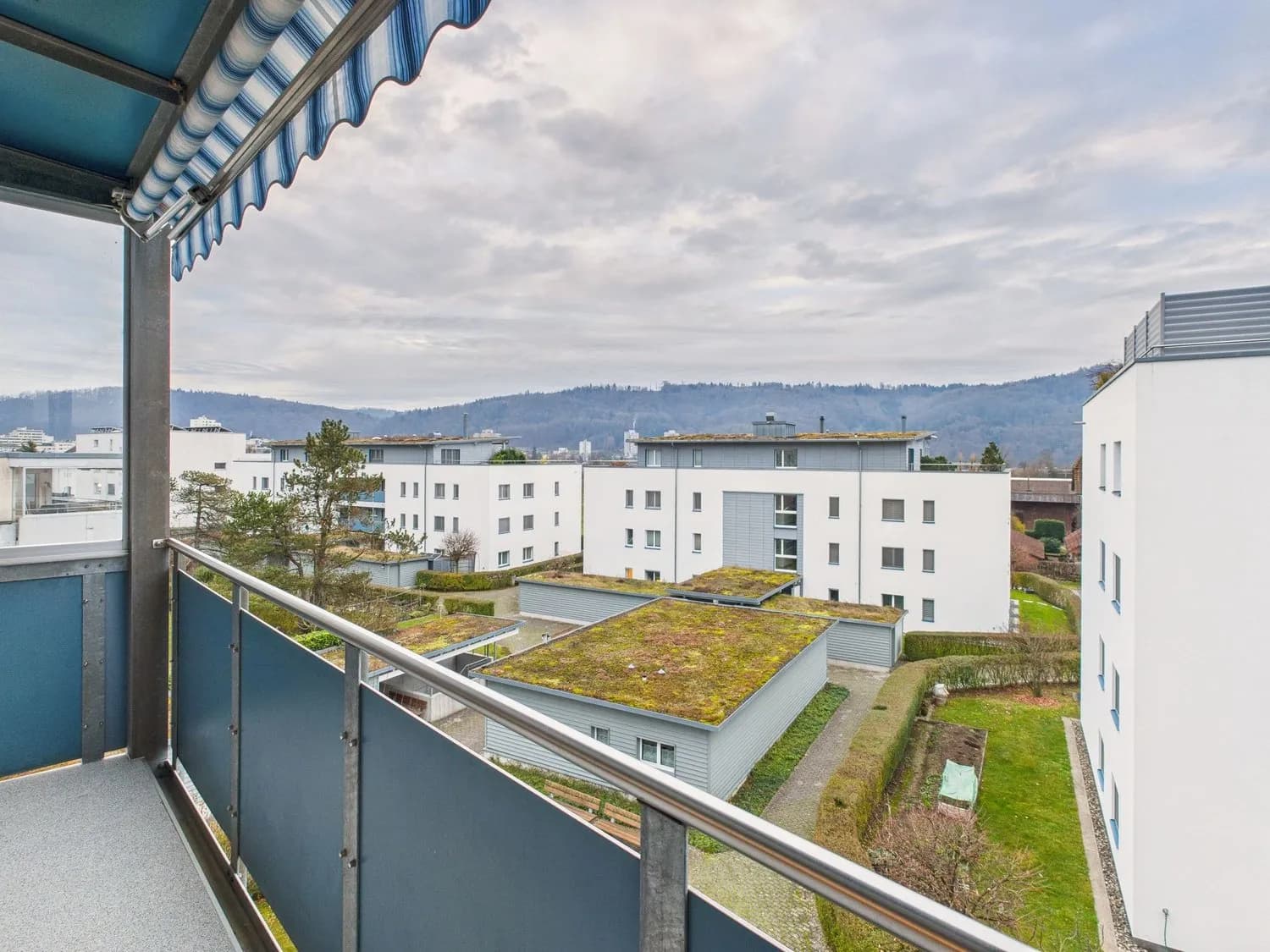 Moderne 4.5-Zimmer Wohnung mit grossem Balkon, ideal für Familien , Kirchdorf AG