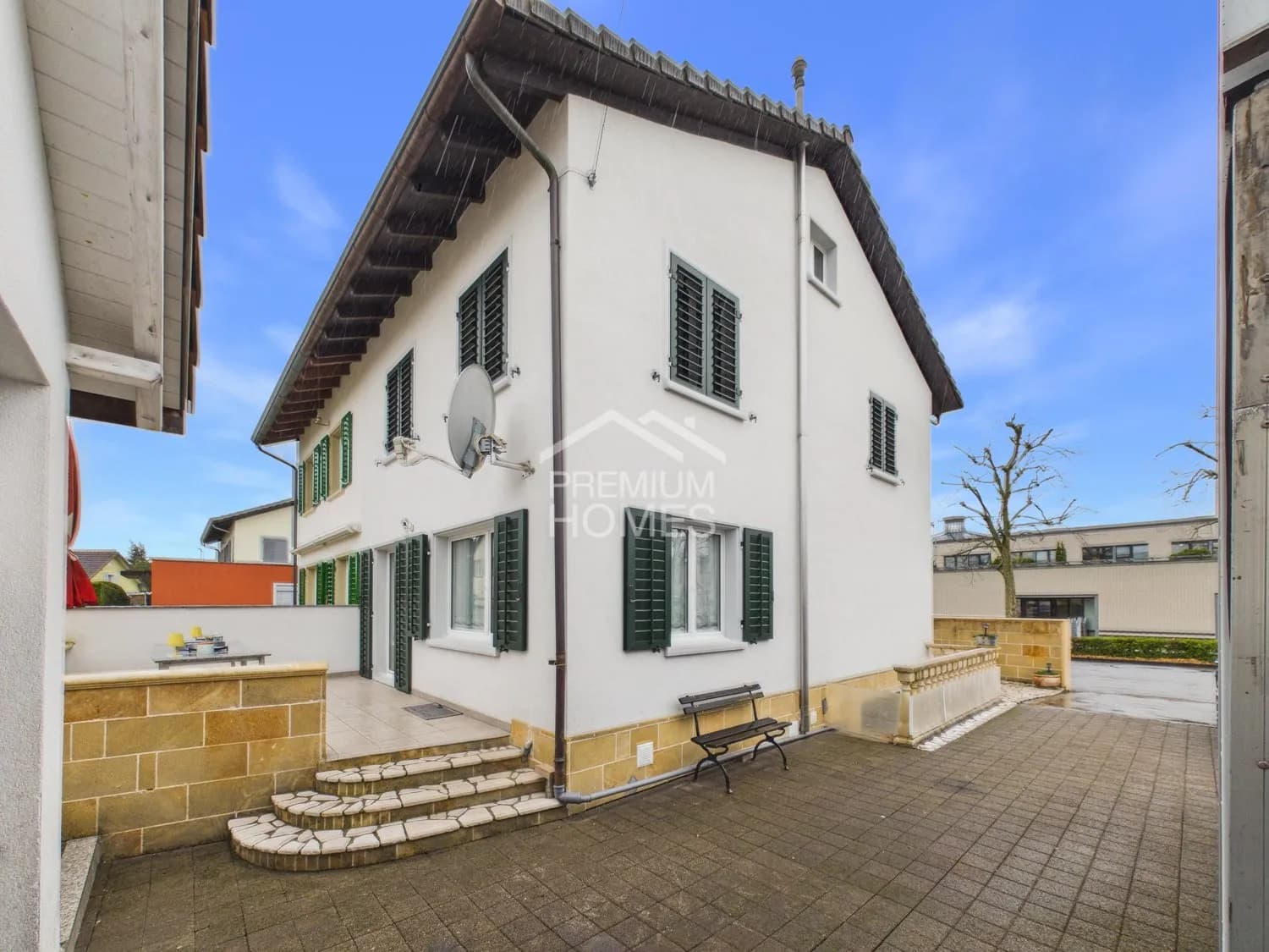 Doppeleinfamilienhaus mit Garten & Doppelgarage