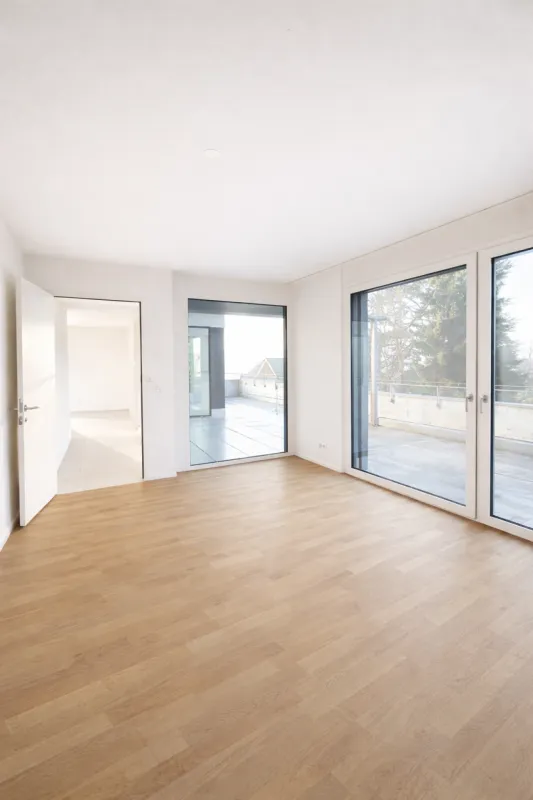 Moderne Attika-Wohnung über den Dächern von Oberwil