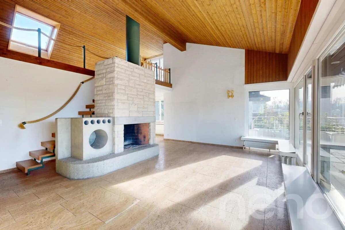 Villa mit Innenpool -  Wohntraum mit Weitsicht und Potenzial