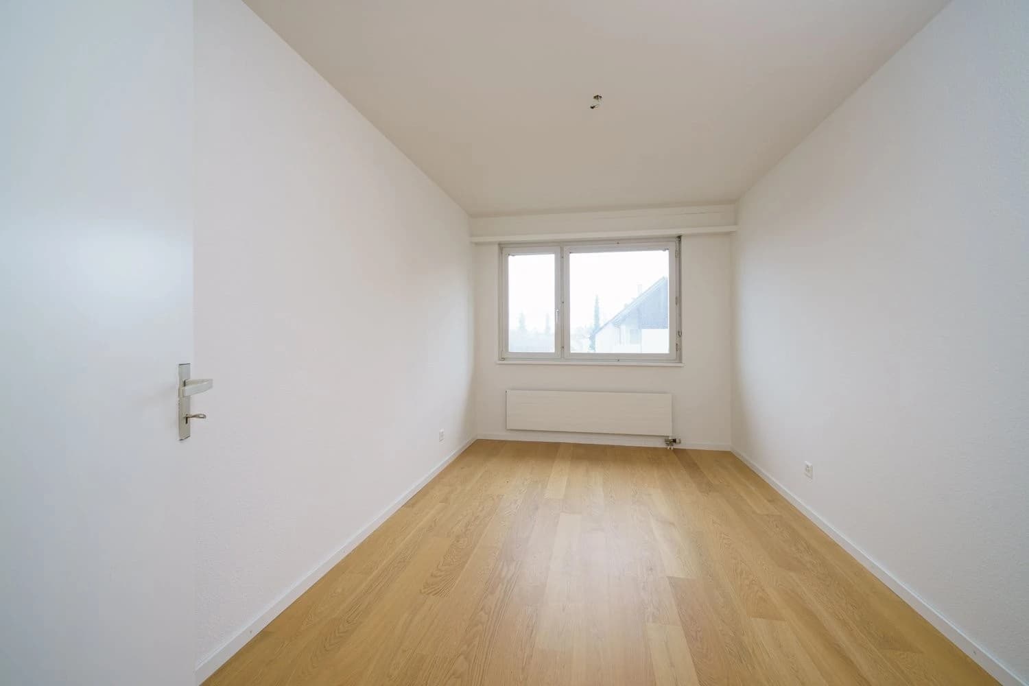 Grosszügige sanierte 5.5-Zimmer-Wohnung mit Kamin und Balkon