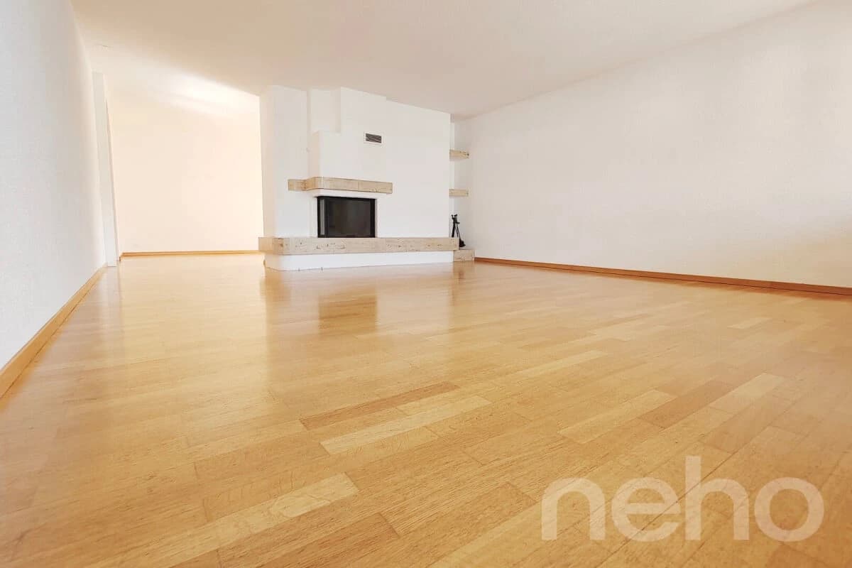 Attraktive 4.5-Zimmer-Wohnung mit Balkon an ruhiger Lage in Widen