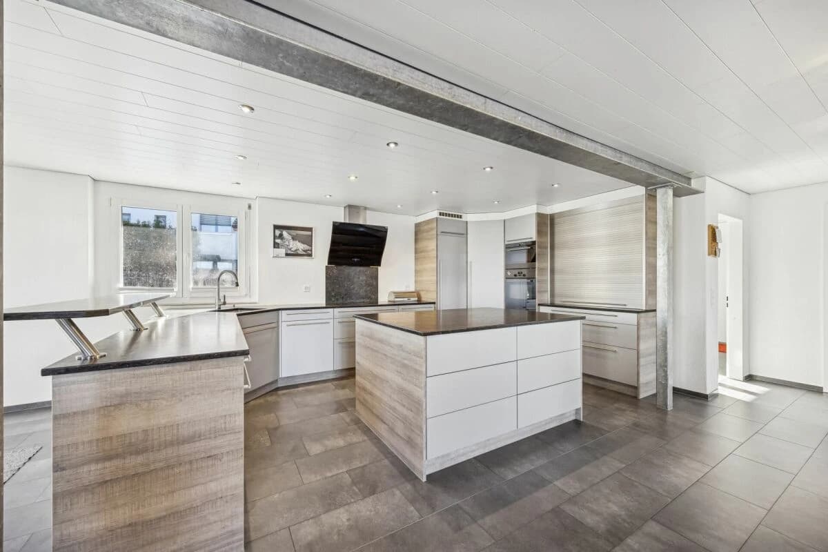 5.5-Zimmer-Einfamilienhaus mit Pool, ländlich und ruhig gelegen