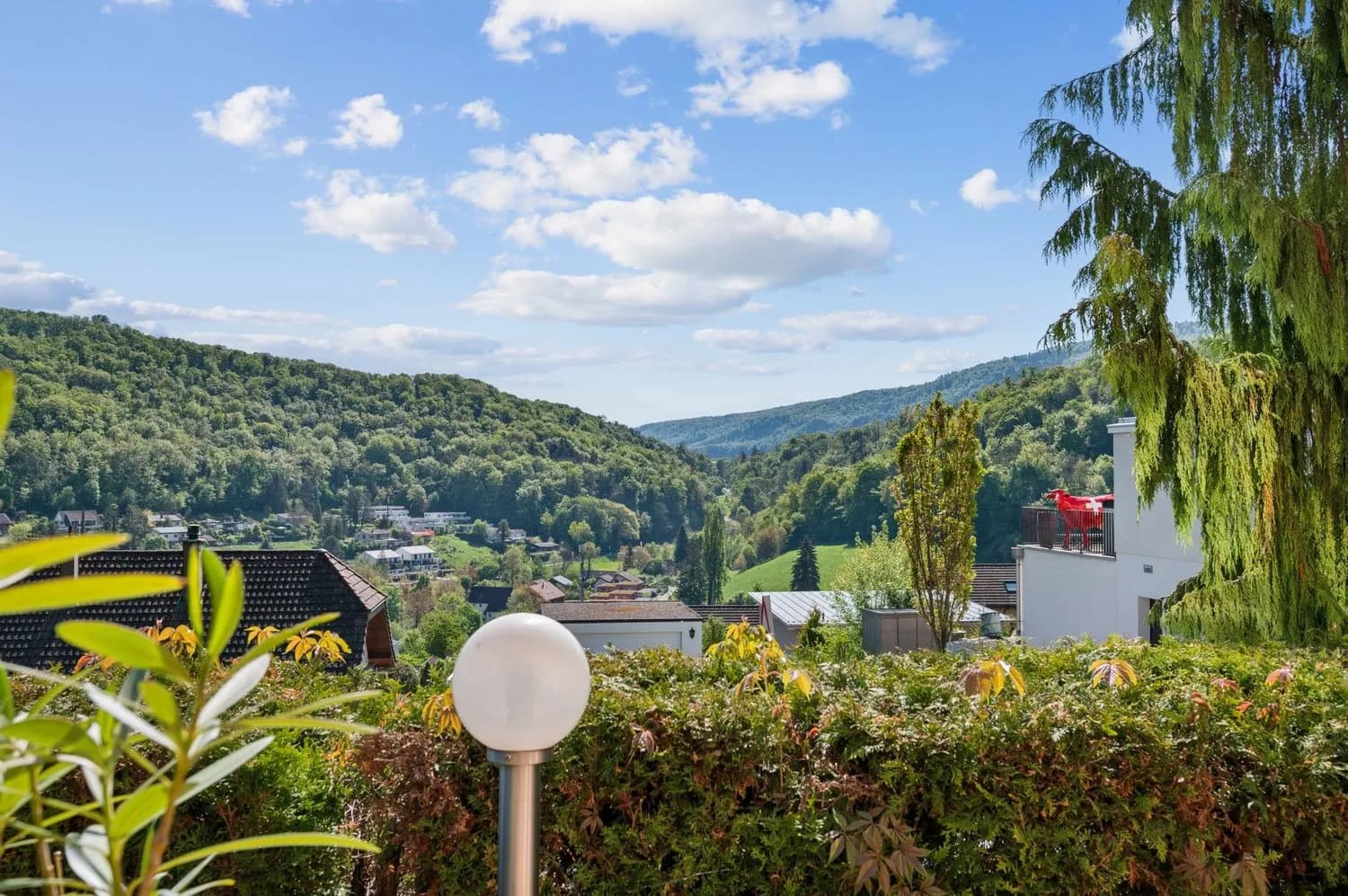 Modernes 6.5-Zimmer-Einfamilienhaus mit eindrucksvollem Panoramablick