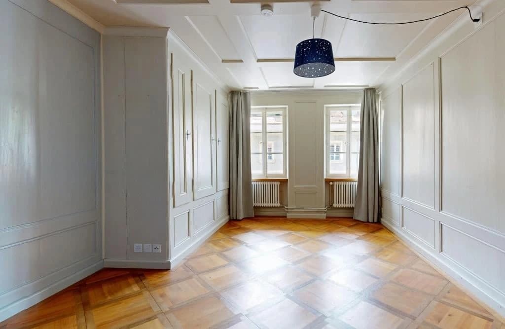 Gschichtsträchtigi Muure mit modernem Inneläbe ir Burgdorfer Autstadt