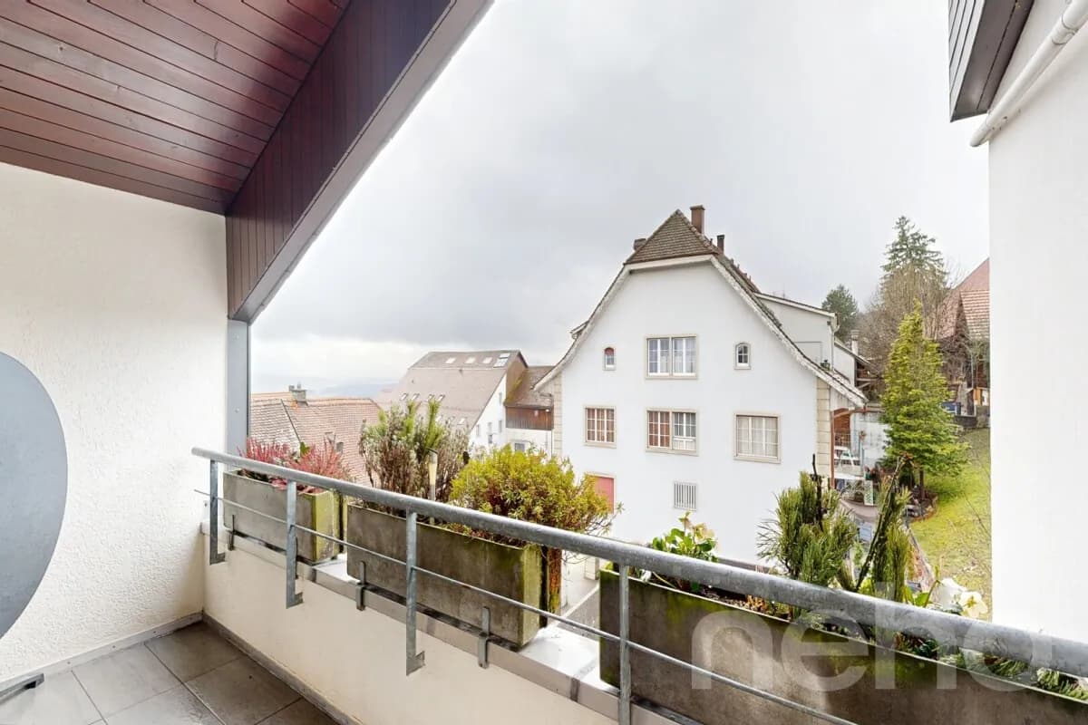 Grosszügige Attikawohnung mit Blick auf die Alpen