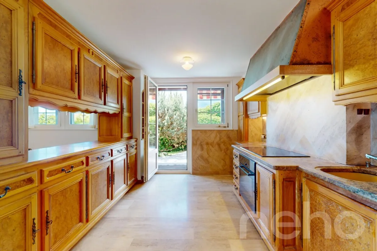 Charme et espace : maison avec vue dégagée sur Lac et montagnes