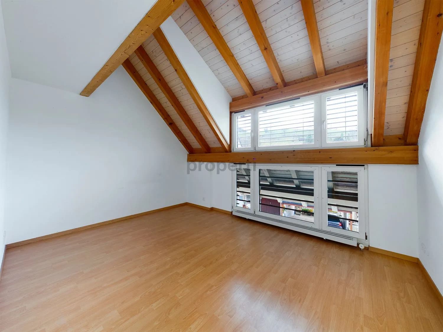 CHARMANT UND GEMÜTLICHE 3 ZIMMER-WOHNUNG