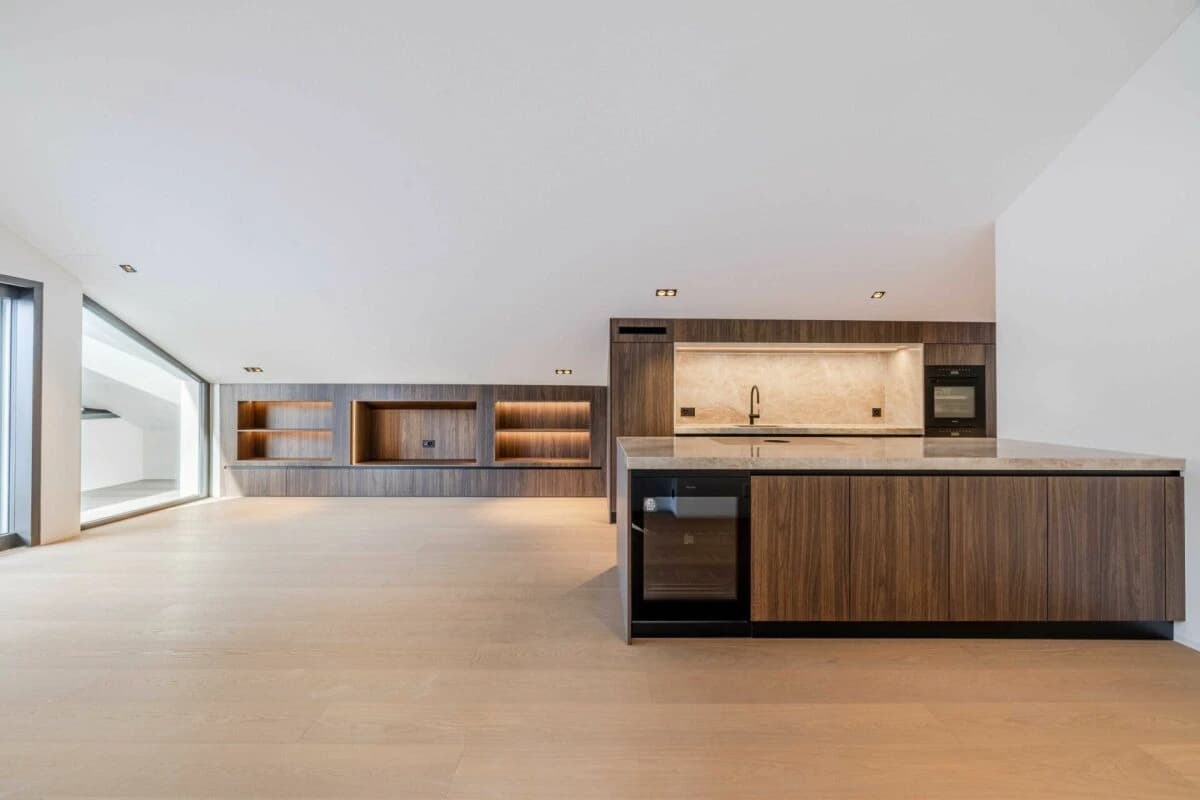 Erstbezug Neubau: Design, Licht & Komfort - Exklusive 5.5 Zimmer-Dachattikawohnung im beliebten Horn