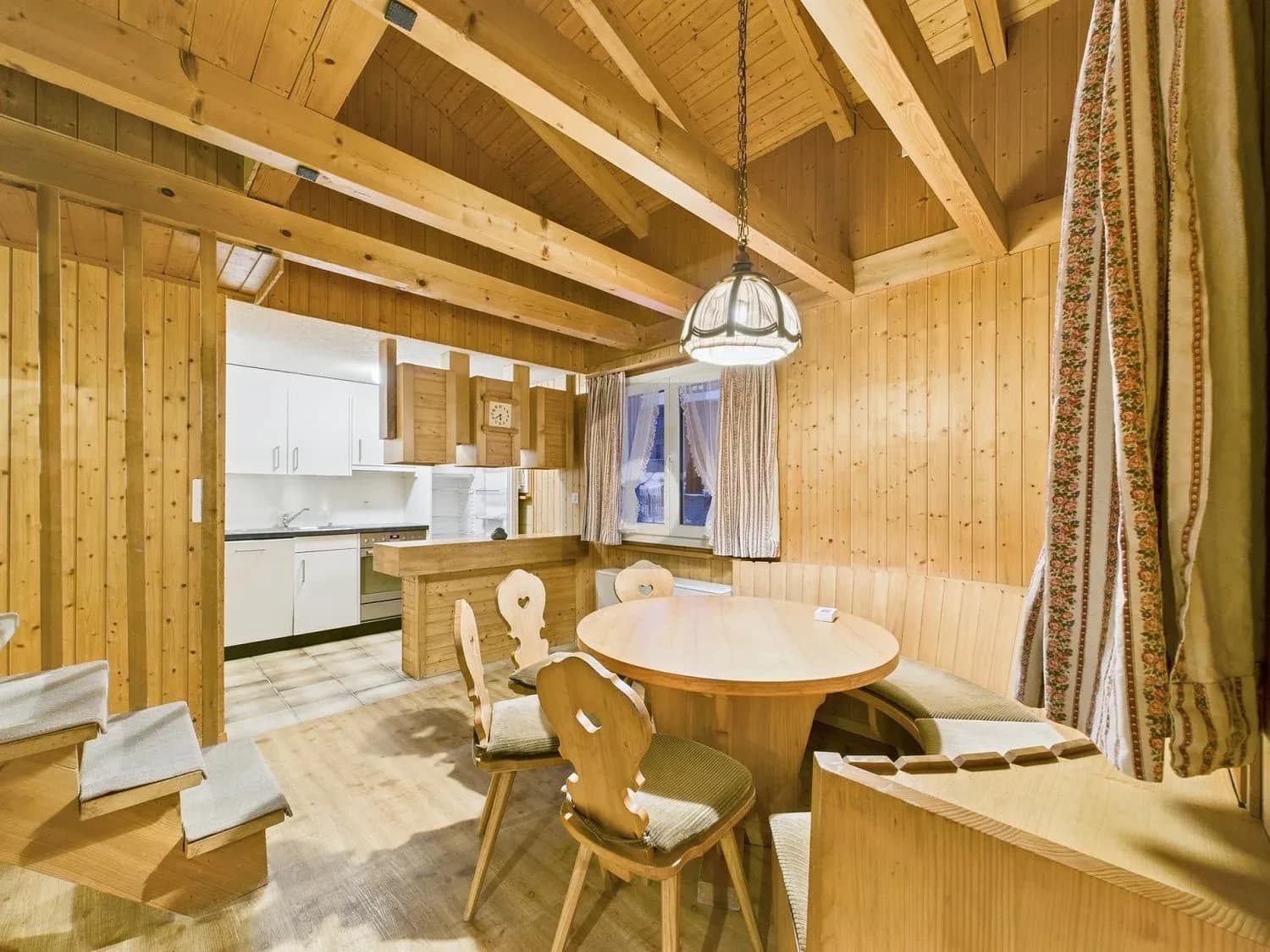 AN RUHIGER LAGE FÜR GENIESSER