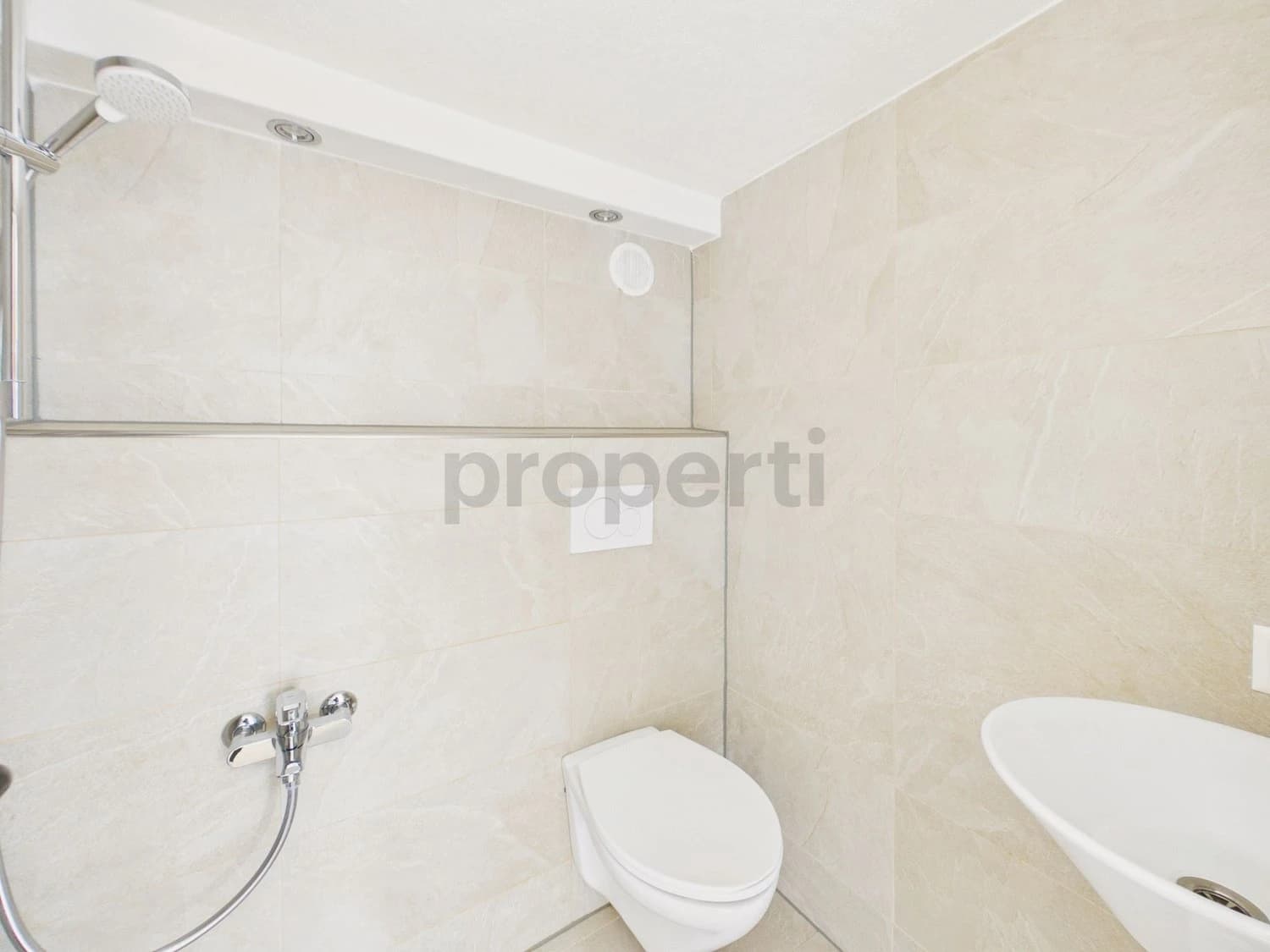 Neu renoviertes 5-Zimmer-Einfamilienhaus mit praktischem Keller, Elsau