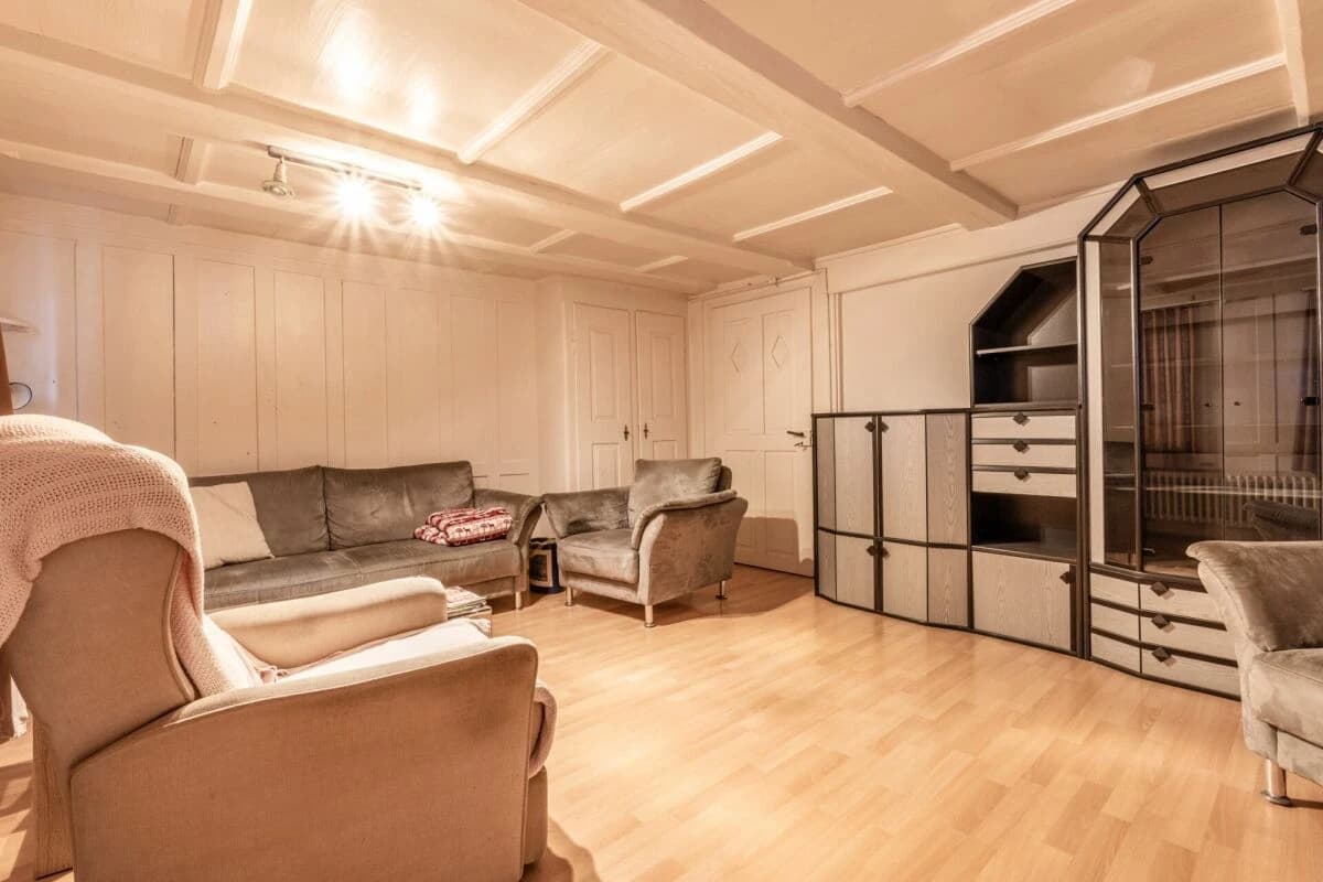 Potenzialreiches Bauernhaus mit drei Wohneinheiten und Scheune