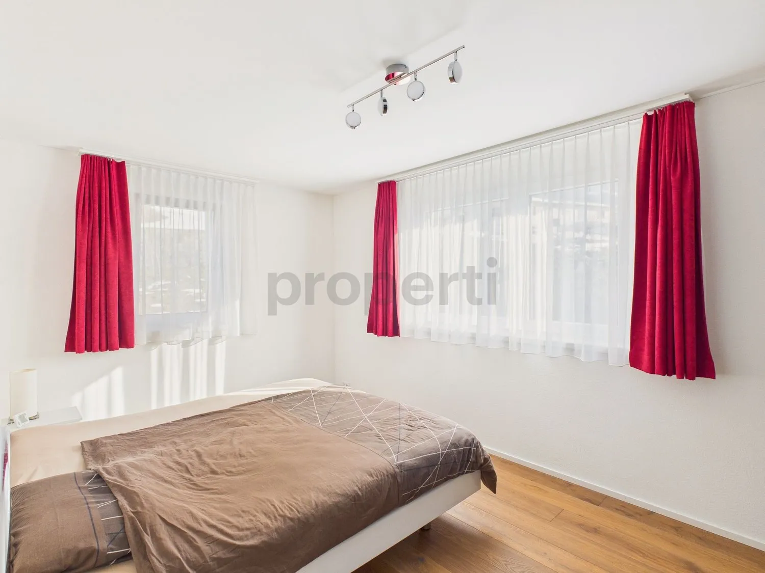 Moderne 4.5-Zimmer-Wohnung mit Balkon, Kaltbrunn