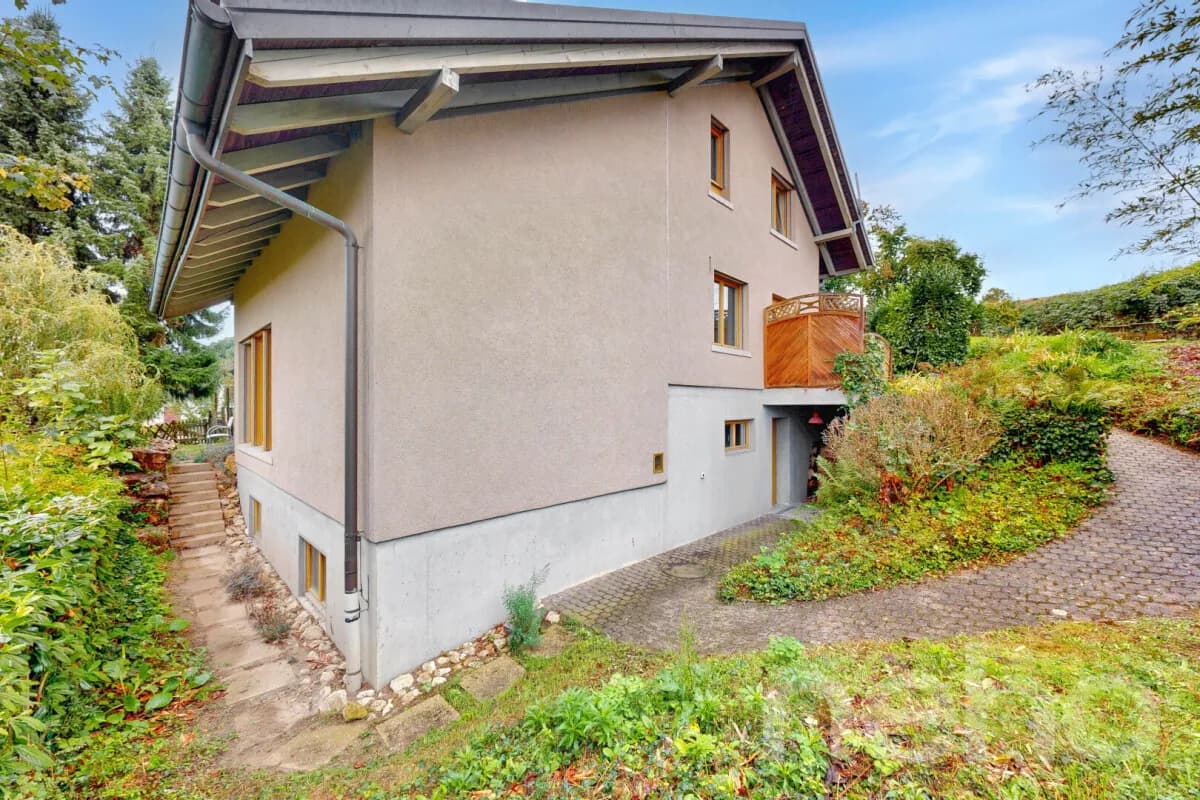 7-Zimmer-Einfamilienhaus an ruhiger Lage mit Garten und Weitblick