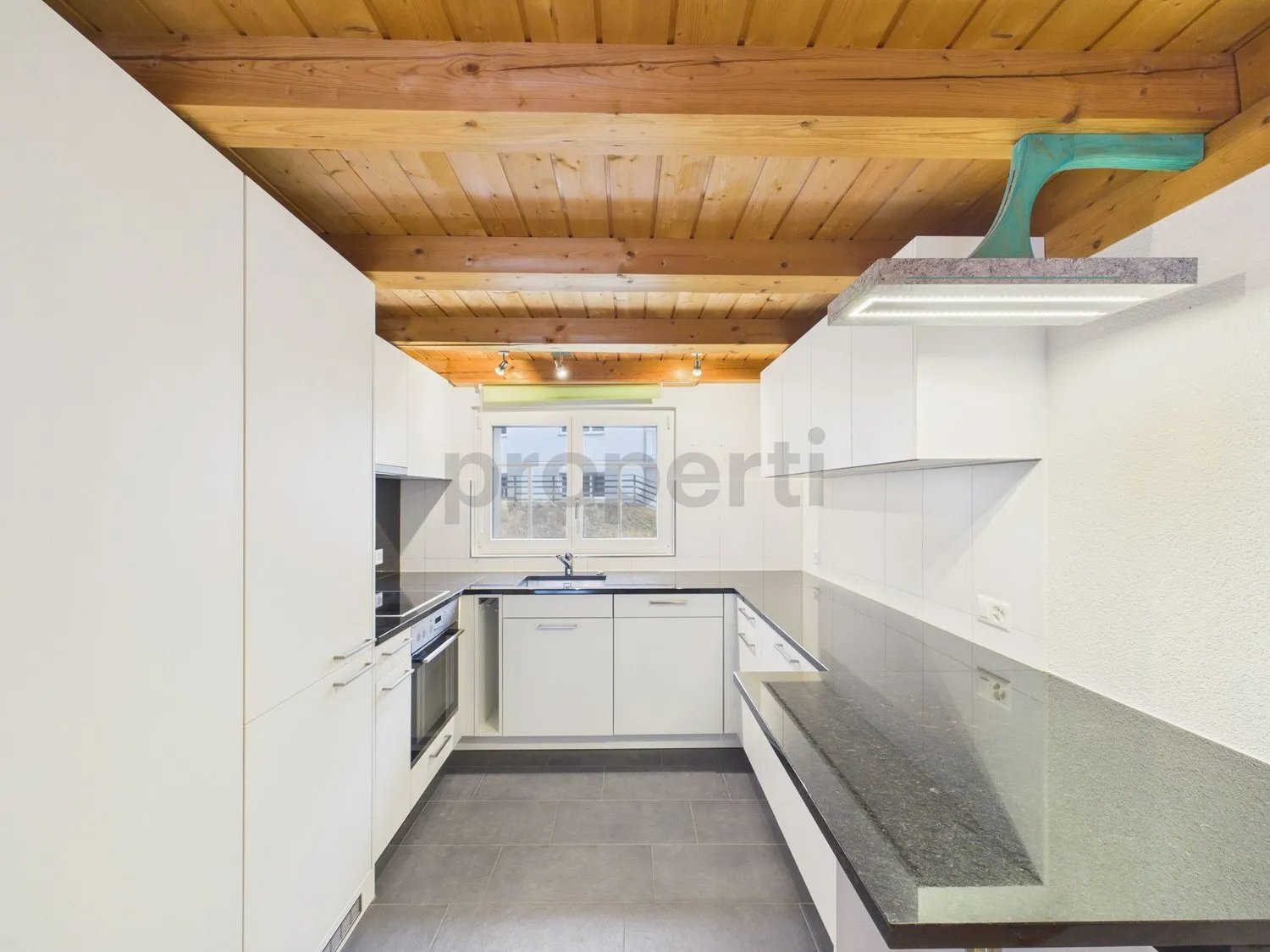 Neu renovierte 3.5-Zimmer-Wohnung mit Parkplatz, Unterrindal