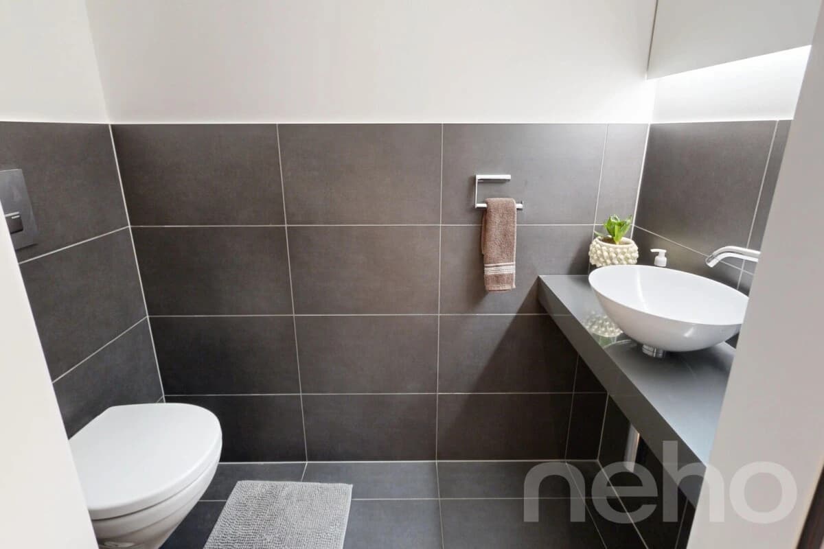 Moderne 2.5-Zimmer-Wohnung mit Skyline Flair