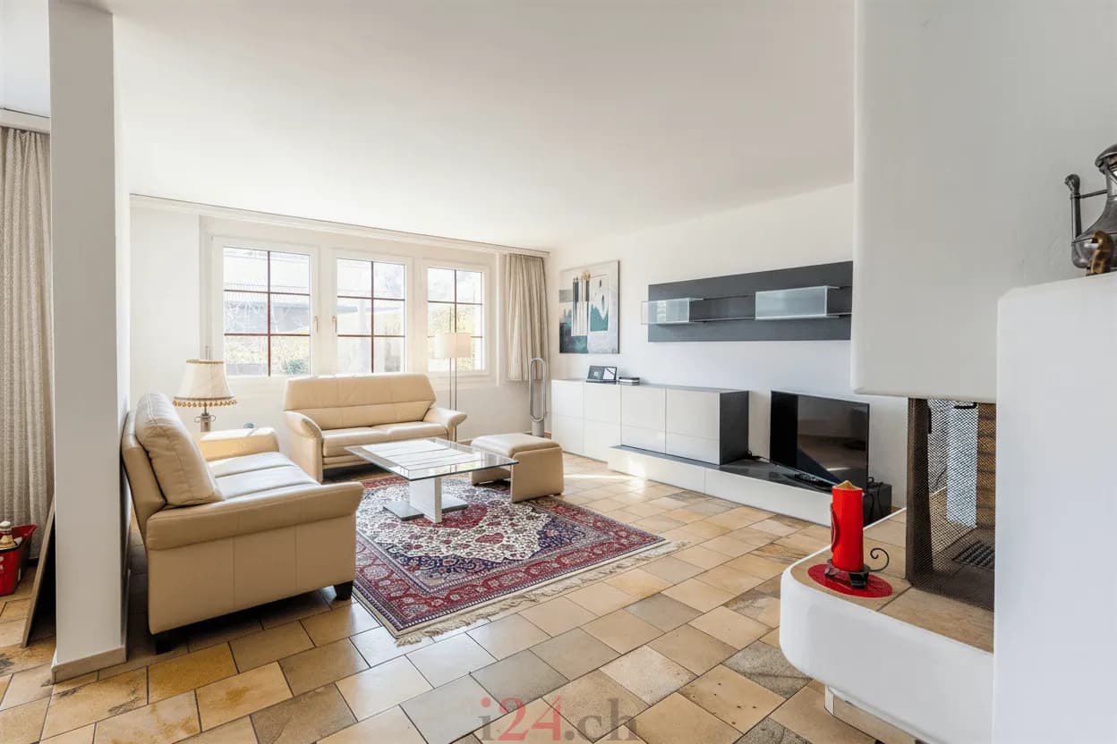 Attraktives 5.5-Zi.-Reiheneinfamilienhaus mit Seesicht im steuergünstigem Freienbach