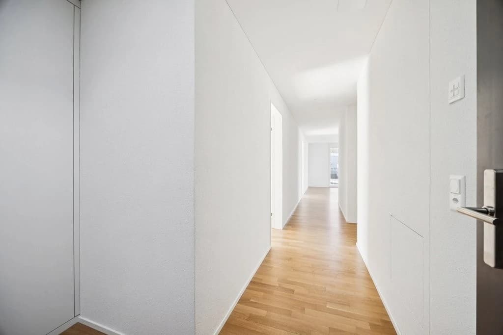 Attikatraum mit Blick auf den See und 64m2 Terrasse