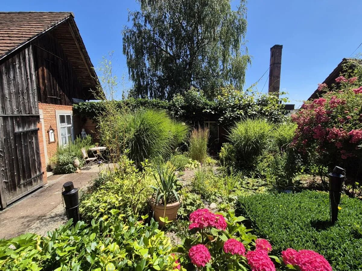 Wunderbares Rieghaus mit Werkstatt und Baulandreserve