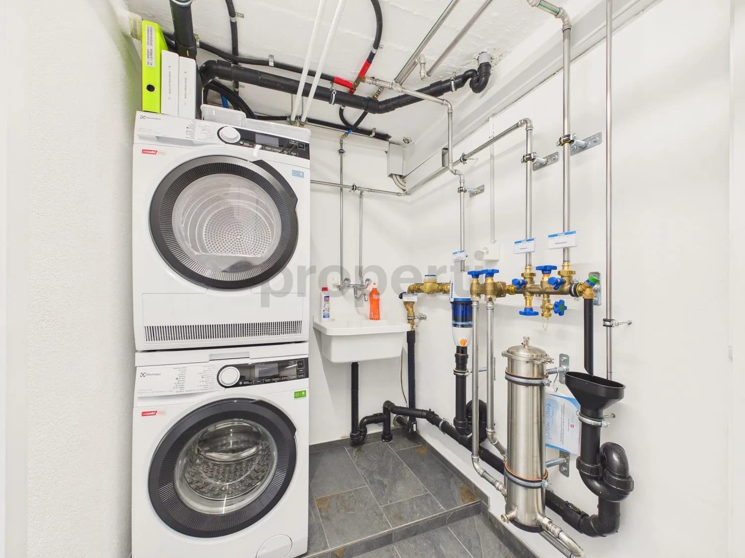 Modernes 6-Zimmer-Reihenhaus mit Balkon, Rheinau