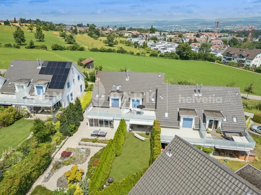 Wohnen mit Aussicht - Gepflegtes 5.5-Zimmer-Haus am Pfannenstiel