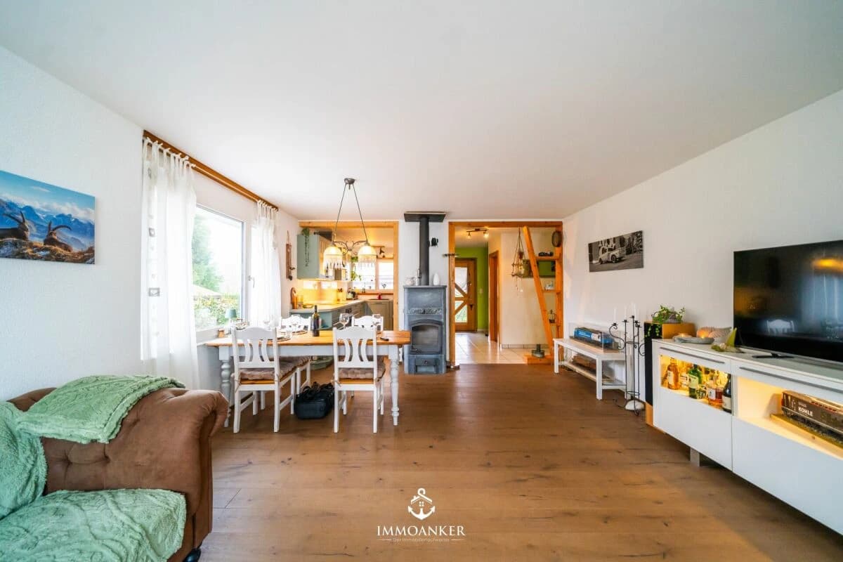 Modernisiertes 6.5-Zimmer-Einfamilienhaus mit viel Umschwung in Niederbipp