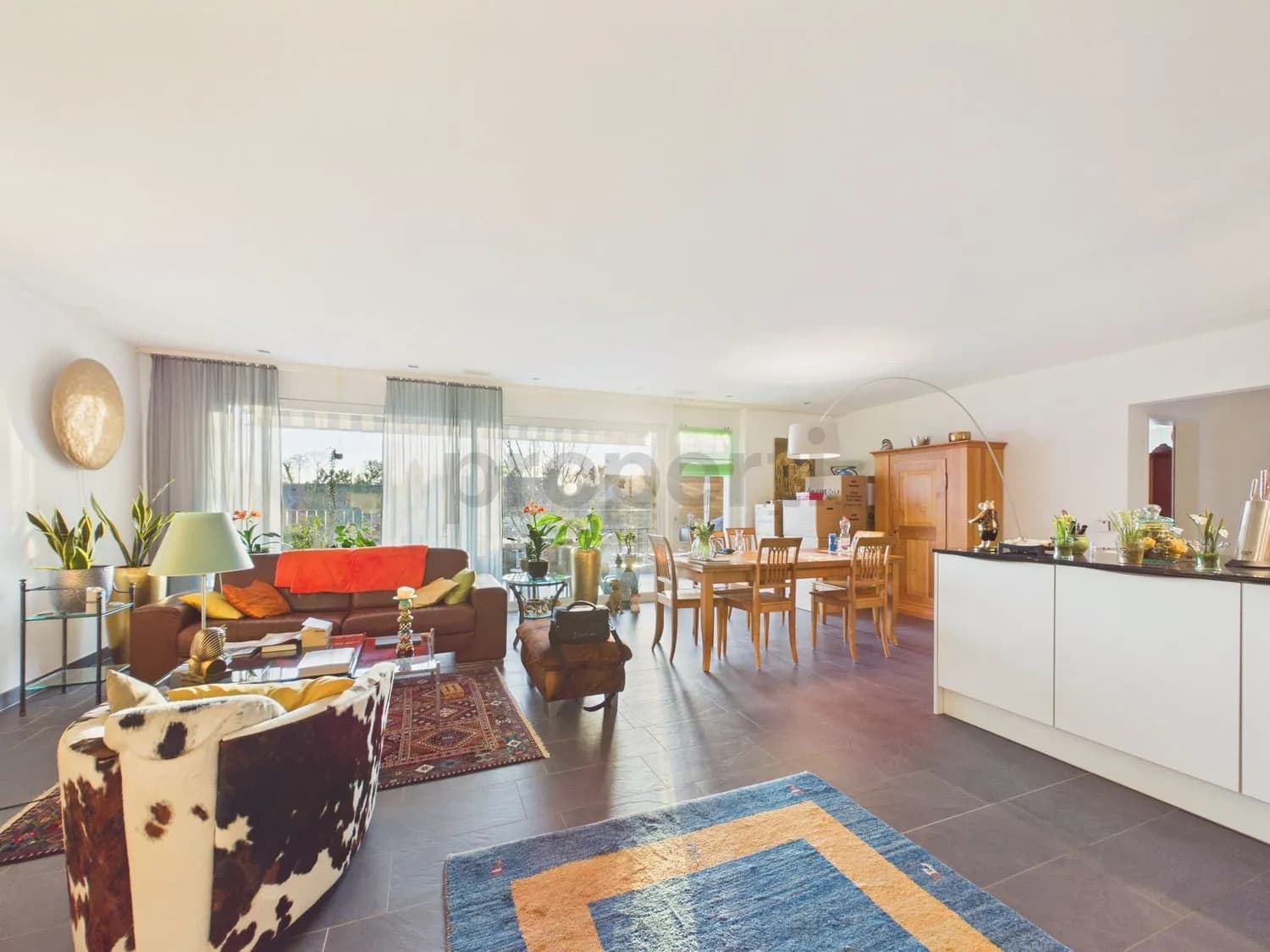 Moderne 4.5-Zimmer-Wohnung mit Balkon, Dachsen