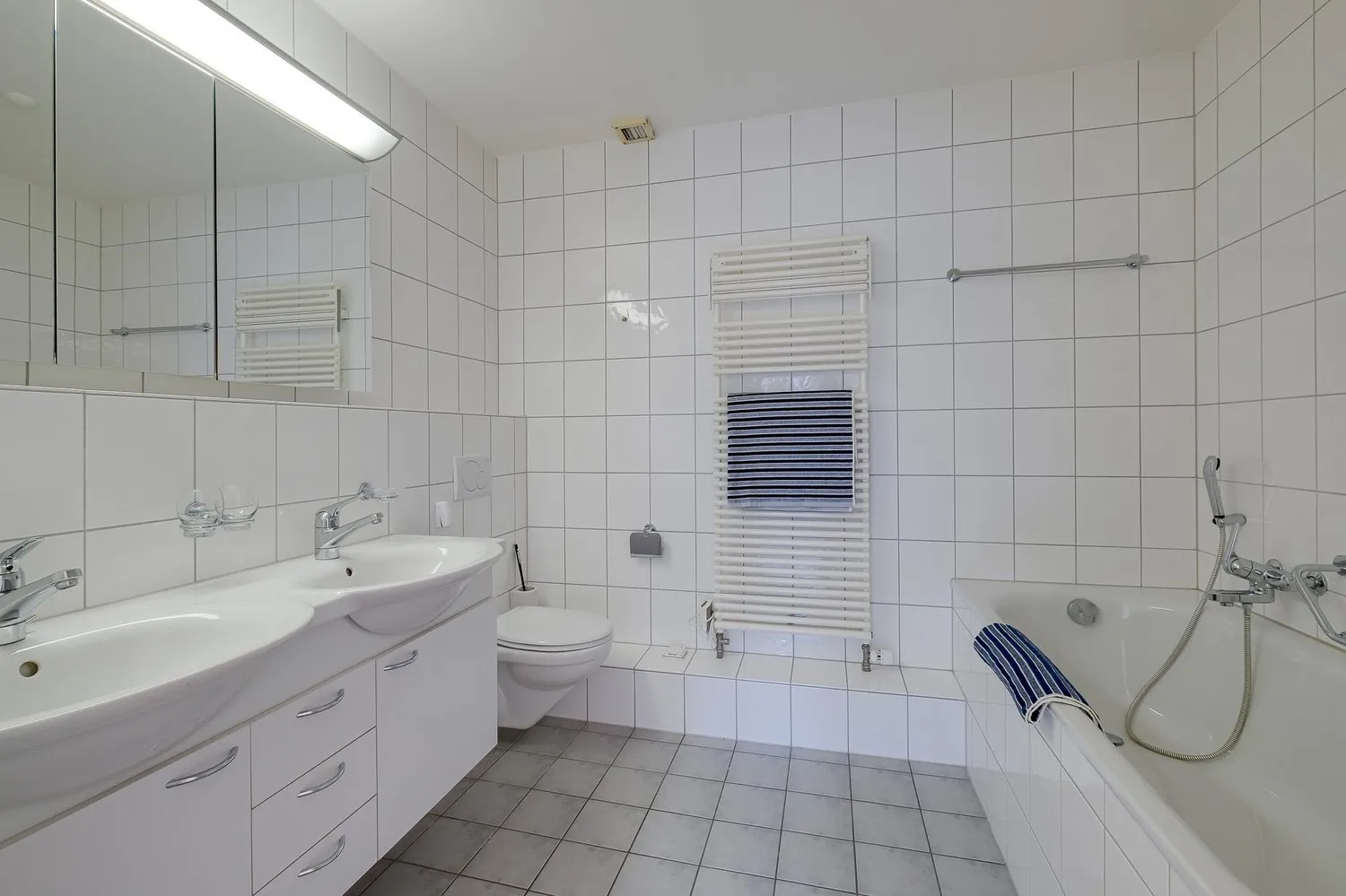 FAMILIEN WILLKOMMEN! Zentral und dennoch ruhig wohnen