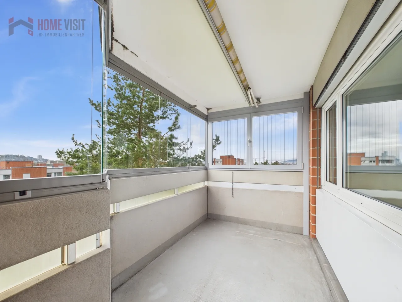 Helle 3.5-Zi.-Wohnung mit Lift und Garage - ideal für jedes Alter