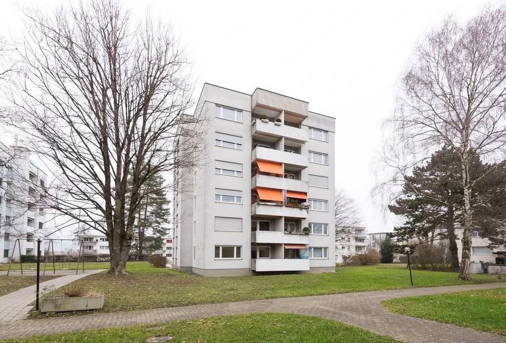 Zentrale Wohnung mit sonnigem Balkon!